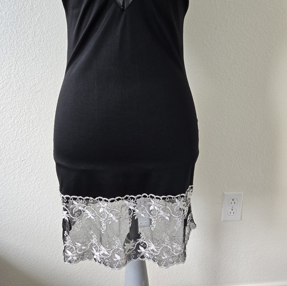 AP Lingerie Short Slip Nightgown Sleepwear Black & White Lace size Medium - Picture 5 of 16